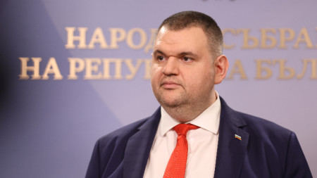 Делян Пеевски дава изявление в сградата на Народното събрание - 9 юли 2024 г.