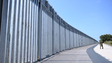 Ограда на границата между Гърция и Турция.