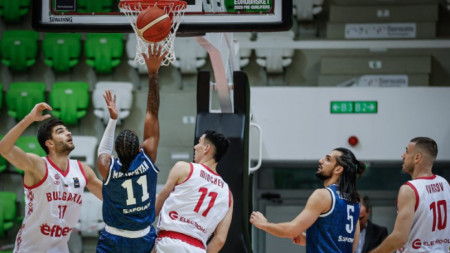 Българският национален отбор по баскетбол за мъже се наложи над Армения с 98:88 точки