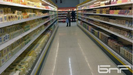 Българският потребител е традиционалист за когото цената на хранителните стоки