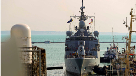 Британски военен кораб в пристанището на Одеса - юли 2017