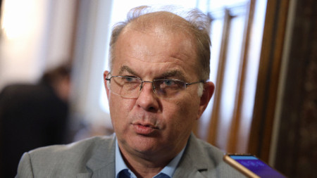 Председателят на парламентарната конституционна комисия Радомир Чолаков