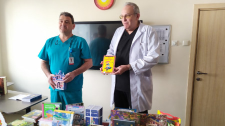 Болница Н И Пирогов обяви създаването на детски библиотеки на