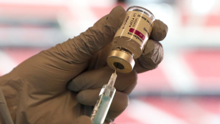Дания удължи преустановяването на употребата на ваксината на АстраЗенека срещу
