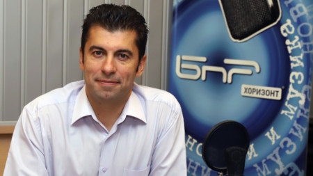 El ministro interino de Economía, Kiril Petkov, en el estudio de Radio Nacional de Bulgaria