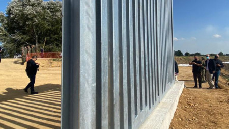 Част от оградата на границата с Турция