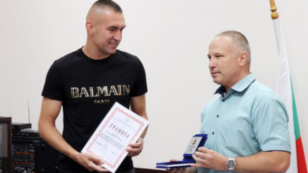 Нападателят на Берое Мартин Камбуров получи Почетен знак и Грамота
