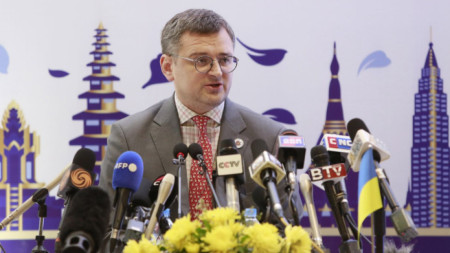 Външният министър на Украйна Дмитро Кулеба на пресконференция в Пномпен, 12 ноември 2022 г.