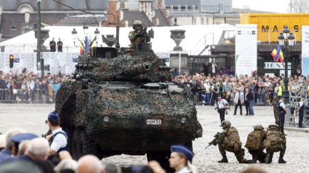 Бойци участват в парад на белгийските въоръжени сили в Брюксел, 21 юли 2022 г.
