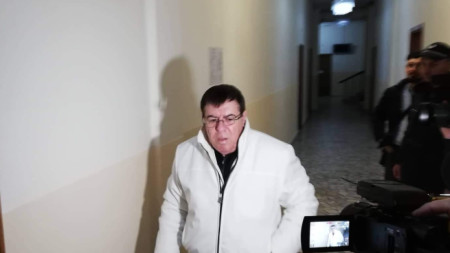 Бенчо Бенчев, който е обвинен в укривателство на Димитър Желязков-Очите и за съхранение на огнестрелни оръжия и боеприпаси без регистрация – февруари 2020 г.