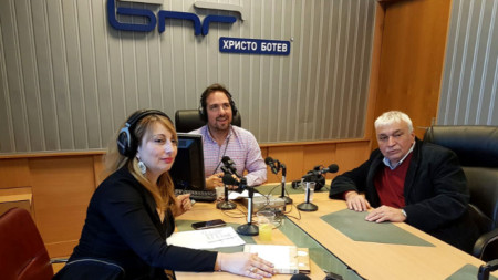 Мария Мира Христова, Александър Райчев и Стефан Димитров (вдясно)