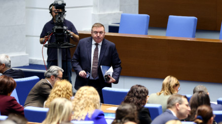 Костадин Ангелов от ГЕРБ-СДС в пленарната зала на Народното събрание - 26 ноември 2025 г.