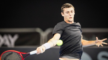 Българският национал Александър Лазаров отпадна на четвъртфиналите на турнира по