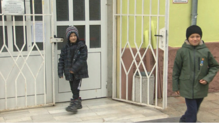 Започна приемът и записването на децата на украинските бежанци в