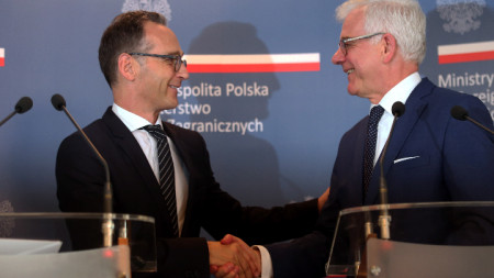 Полският външен министър Яцек Чапутович (вдясно) по време на срещата си през август с колегата си от Германия Хайко Маас потвърди претенциите на Варшава
