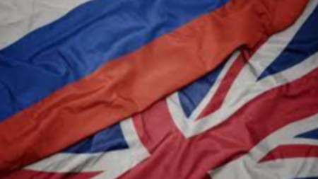 В петък Обединеното кралство наложи санкции срещу сенчестата мрежа от