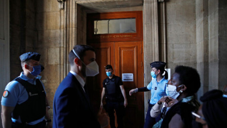 Парижките прокурори поискаха от съдиите да прекратят дело срещу петима