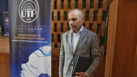 В Аула „Максима“ на Висшето училище по телекомуникации и пощи се открива новата учебна година