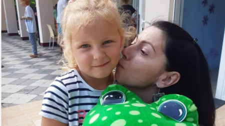 Ивелина Вилхемова с дете от Украйна
