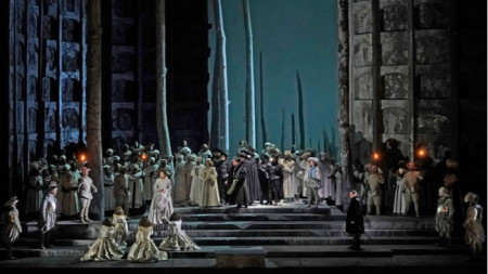 Внушителният шедьовър на Верди операта Дон Карлос е композиран за