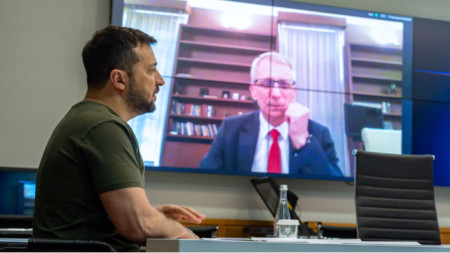 Volodymyr Zelenski speaking to PM Denkov, 31 October, 2023