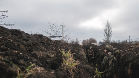 Украински военни на позиция край град Бахмут в района на Донецк, архив, 31 декември 2022 г. 