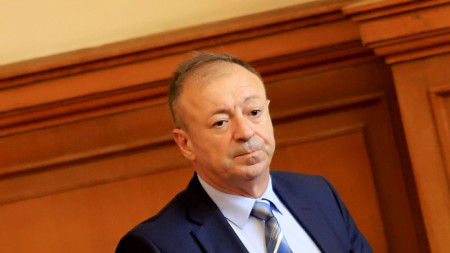 Депутатът от партия Има такъв народ Иво Атанасов поиска оставката