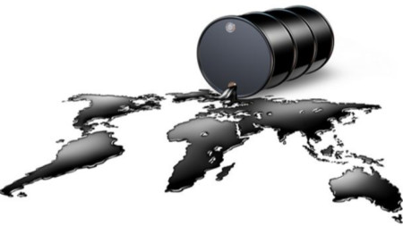Суровият петрол поевтинява по време на търговията в четвъртък въпреки