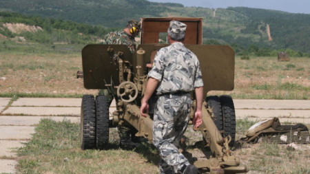 Изпитвания на модернизирана техника за Българската армия се провеждат на