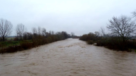 Какво се случва с българските реки Защо въпреки всички европейски