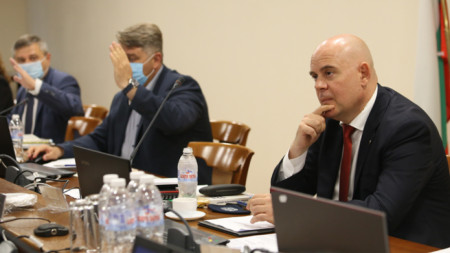 Ivan Geshev (R) at the Supreme Judicial Council sitting