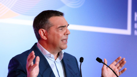 Алексис Ципрас изнася реч по време на петата среща на Economist Impact, озаглавена 