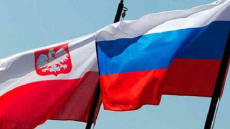 Русия блокира банковите сметки на полските посланици в страната като