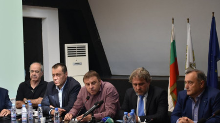 Министърът на културата Боил Банов обяви решението на ведомството на среща в Благоевград с представители на  държавни и общински институции, независими експерти и обществени групи.
