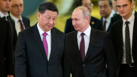 Китайският лидер Си Цзинпин с руския президент Владимир Путин в Москва, 5 юни 2019 г.