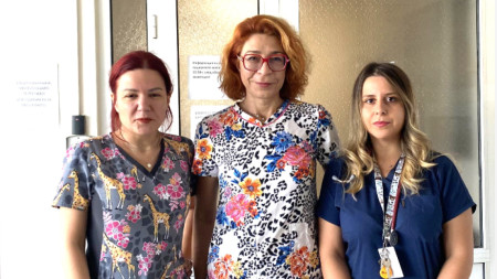 (отляво надясно) д-р Надя Делииванова, д-р Стефка Стефанова, д-р Диляна Иванова. 