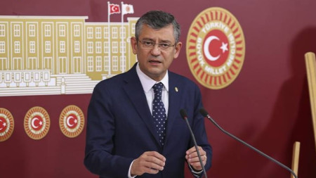Йозгюр Йозел, председател на Народнорепубликанската партия на Турция