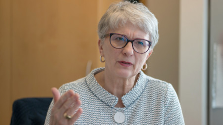 Латвийската евродепутатка Сандра Калниете е авторка на проектодоклада