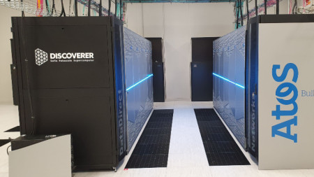 Заработи българският суперкомпютър Discoverer. Той официалното беше въведен в експлоатация в София Тех Парк.