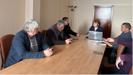 Областният управител на област Враца Надя Донкинска свика среща във връзка с усложнената ситуация в региона.