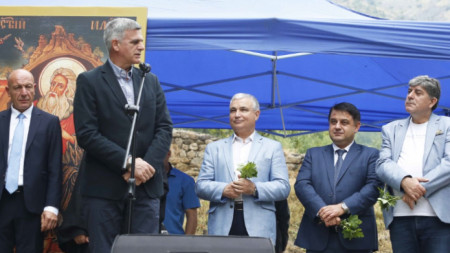 Служебният премиер Стефан Янев посети Пирдоп по случай празника на