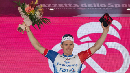 Арно Демар спечели втори пореден етап на Колоездачната обиколка на