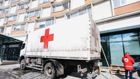 Хуманитарен конвой с помощи за жителите на обсадения Мариупол не