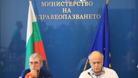 Министърът на здравеопазването Христо Хинков и заместникът му Бойко Пенков