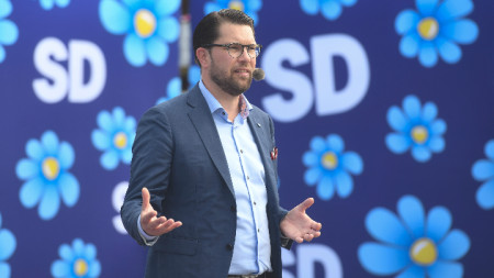 Лидерът на „Шведски демократи“ Джими Окесон по време на предизборен митинг