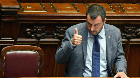 Прокуратурата в Катания поиска срещу бившият вътрешен министър на Италия