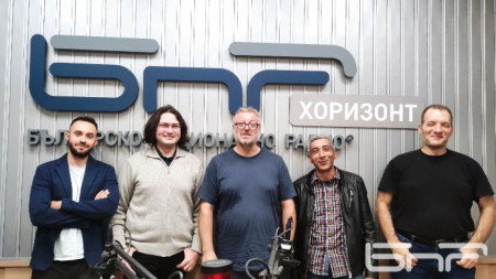 Добромир Кисьов, Пламен Цветанов, Костадин Генчев, Константин Костов и Йордан Владев (от ляво на дясно )