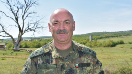 Ген. Михаил Попов - командващият Сухопътните войски, на полигона в Ново село