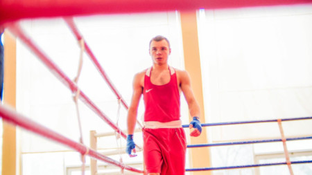 Ясен Радев 52 кг се изстреля към полуфиналите на eвропейското