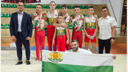 България с бронзов медал в отборното краласиране на БП по спортна гимнастика